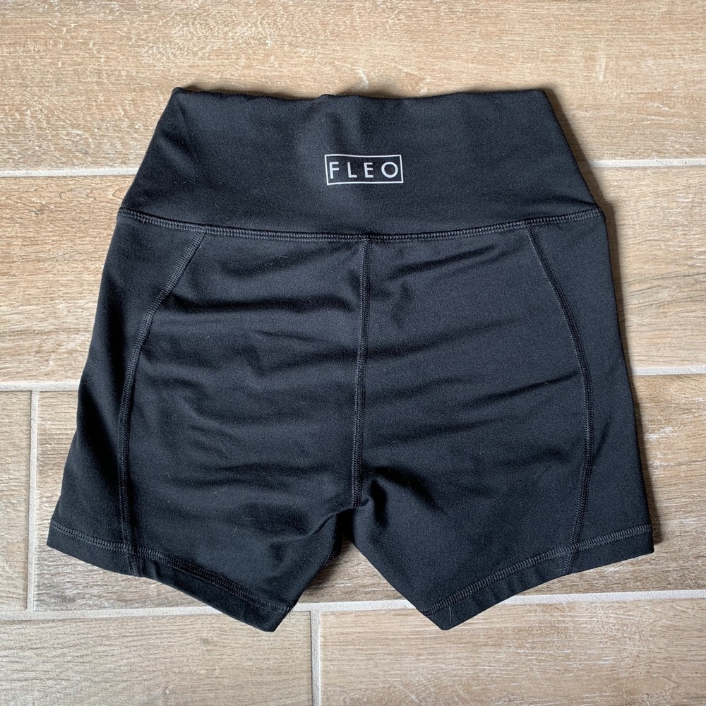 Size Small FLEO True High Contour Shorts
